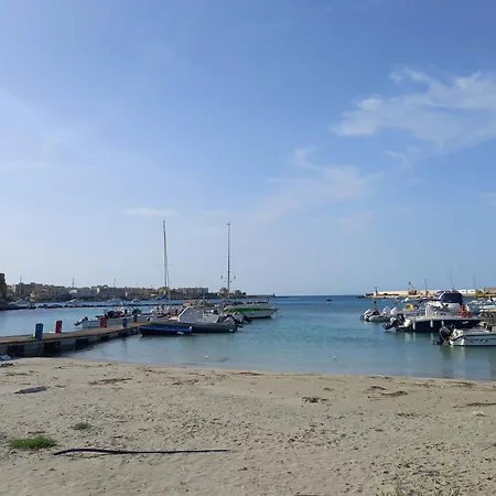 Tra Castello E Porto Otranto