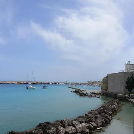 Tra Castello E Porto Daire *