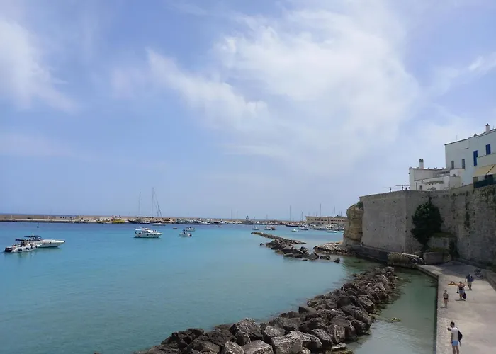 Tra Castello E Porto Daire *