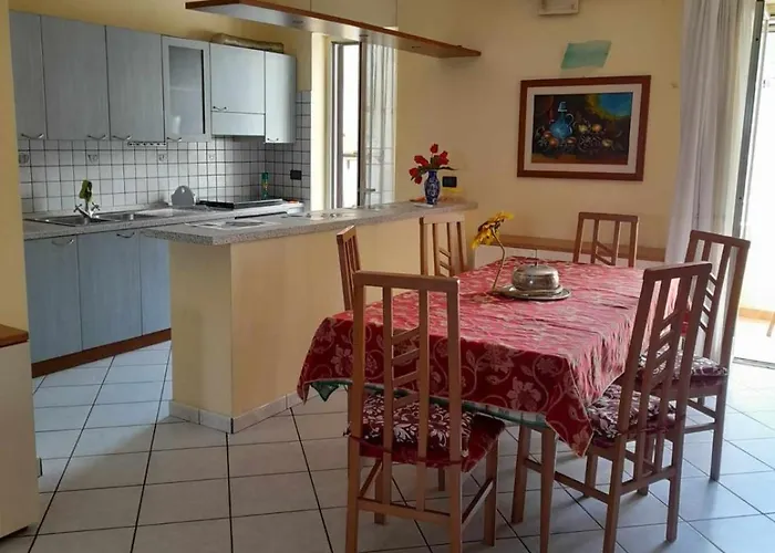 Tra Castello E Porto Otranto