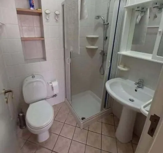 Tra Castello E Porto Daire Otranto